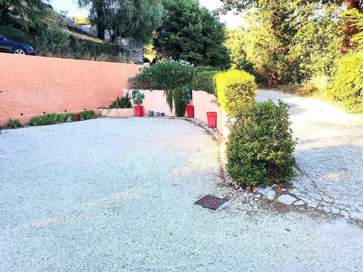 Apartment Le Nid De Darshan 2 Personnes Collobrieres