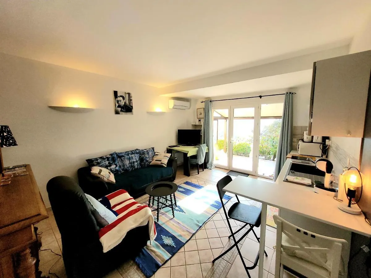 Le Nid De Darshan 2 Personnes Collobrieres 0*,  France